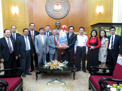 VFF leader meets with Vietnam Baptist Church delegation